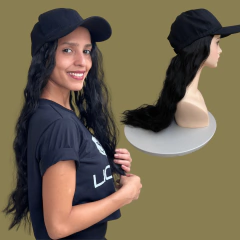 Peruca disfarce embutida em boné longa ondulada fibra 55cm