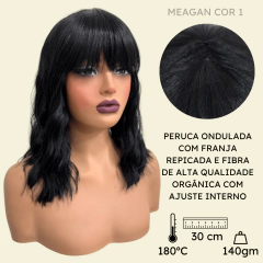 Peruca curta média c/ franja orgânica 30cm ondulada cores na internet