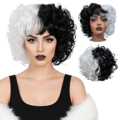 Peruca Cruela preto e branco cacheada curta com franja