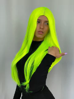 Peruca verde neon amarela lisa com divisão ao meio 70cm