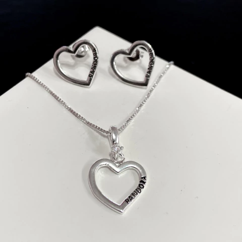 Conjunto coração vazado simbolo O veneziana 45cm prata 925
