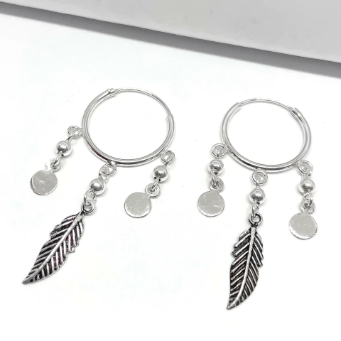 Brinco argola 1,6cm bolinhas 2 placas e 1 pena no meio prata prata 925