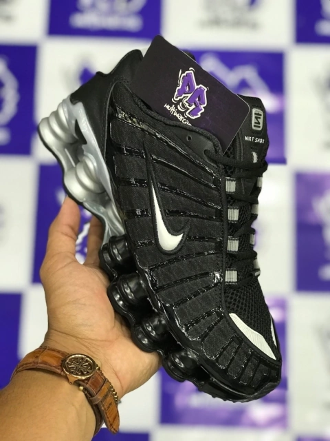 nike shox tl 12 molas preto/cinza