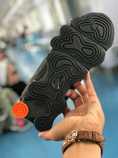 nike shox tl 12 molas 2020 preto/laranja na internet