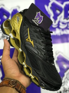 mizuno wave pro 8 preto e dourado
