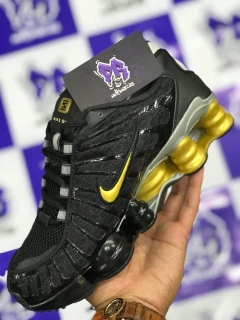 nike shox tl 12 molas preto/dourado - comprar online