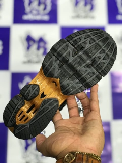 mizuno wave pro 9 preto/bronze na internet