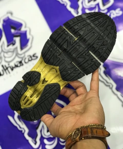 mizuno wave pro 8 preto e dourado na internet