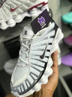 nike shox tl 12 molas branco/preto