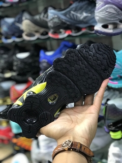 nike shox tl 12 molas preto e amarelo na internet
