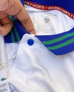 Polo roland garros x daniil medvedev (branca e azul)