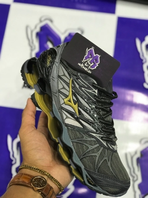 mizuno wave pro 7 cinza e dourado
