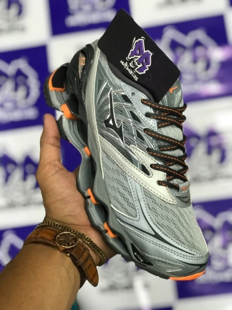 mizuno wave pro 8 cinza/laranja