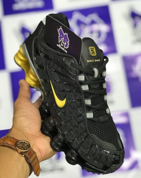 nike shox tl 12 molas preto/dourado