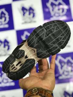 mizuno wave pro 9 preto/marrom na internet