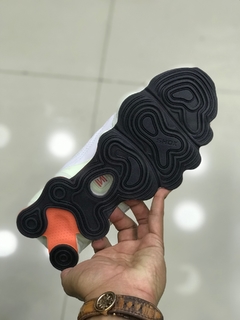 nike shox tl 12 molas 2020 branco/laranja na internet