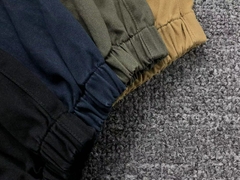 Calça Lacoste de sarja edição site - limitada (preto) na internet
