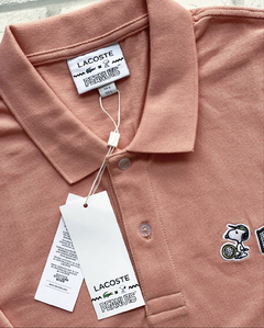 Polo Snoopy Peanuts - edição limitada (rose) na internet