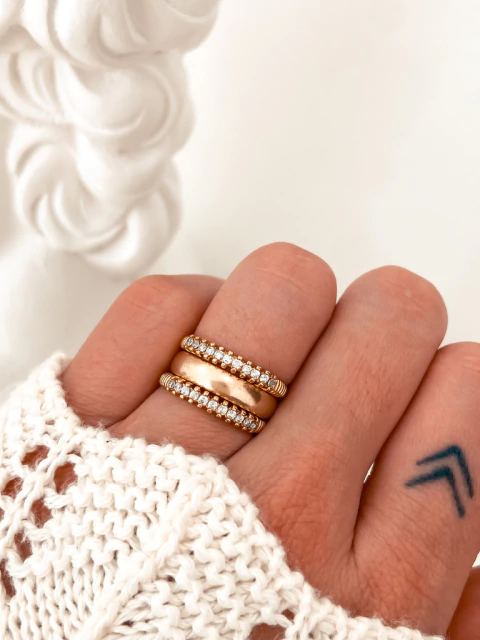 anel meia aliança aparador cravejado banhado no ouro 18k