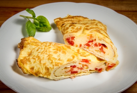 OMELETTE DE QUESO Y TOMATE