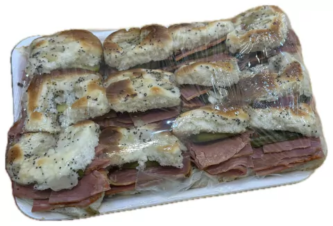 SANDWICHITOS DE PASTRON Y PEPINO COPETIN X12