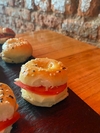 SANDWICHITOS DE QUESO Y TOMATE COPETIN X 12