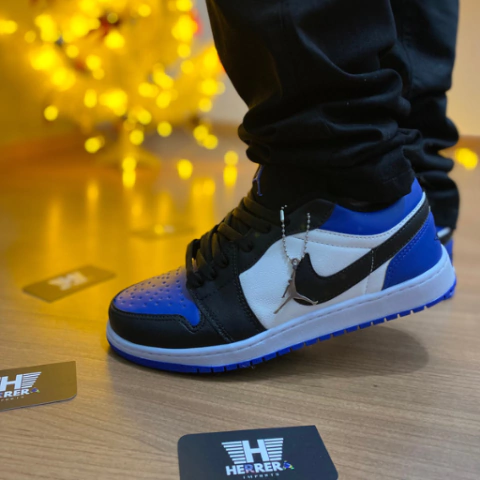 Tênis Nike Air Jordan 1