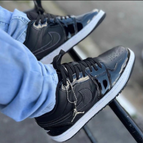 Tênis Nike Air Jordan 1 - Preto