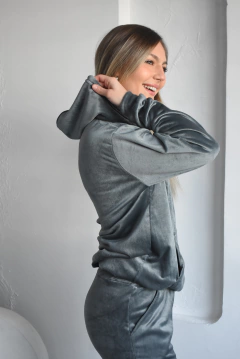 CONJUNTO PLUSH BUZO + JOGGER TABIT en internet