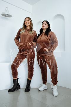 Imagen de CONJUNTO PLUSH BUZO + JOGGER TABIT Pistacho TALLES DEL 1 AL 6