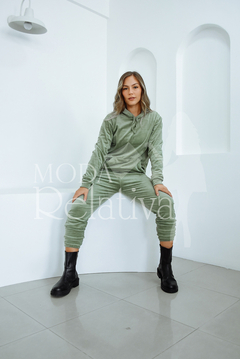 CONJUNTO PLUSH BUZO + JOGGER TABIT Pistacho TALLES DEL 1 AL 6 - Moda_Relativa