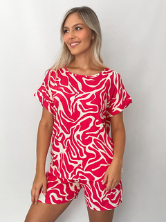 Remera de lino estampada AKIRA - Moda_Relativa