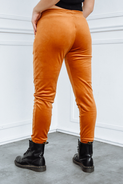 PANTALON JOGGER PLUSH TABIT - comprar online