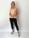 Musculosa de lino Daray con bordado Amour