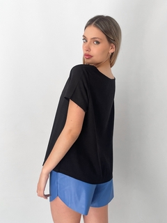 Remera de lino ideal para alto verano