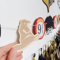 Imagen de KIT CARTEL + 2 GUIRNALDAS + BORLAS