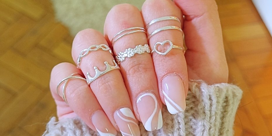 <p><i><b><strong style="font-size: 18px; color: rgb(255, 255, 255)">ANILLOS</strong></b></i></p>
