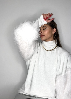 Blusa Giulia na internet