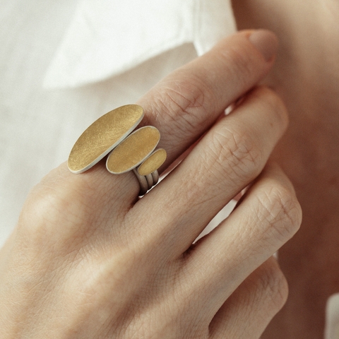 Anel Ella oval mini com ouro + Anel Ella oval pequeno com ouro + Anel Ella oval médio com ouro
