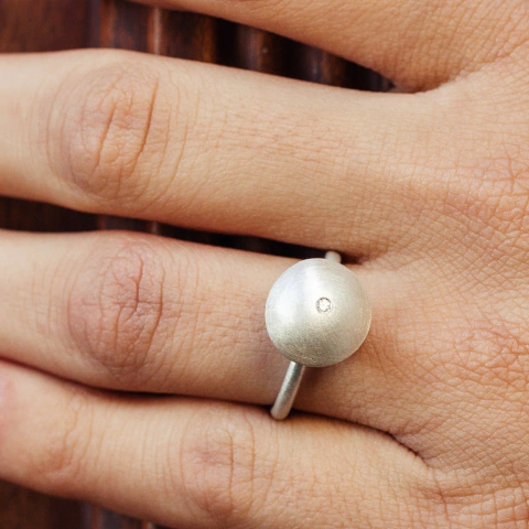 Anel Brinque grande com diamante