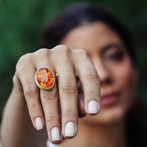 Anel Âmbar oval e diamante