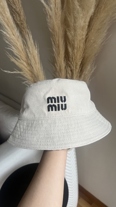 Bucket hat miu miu