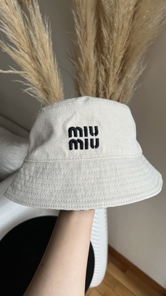 Bucket hat miu miu - comprar online