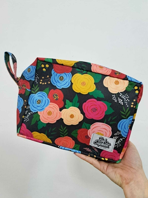 Bolso Necesser Flores Fondo Negro