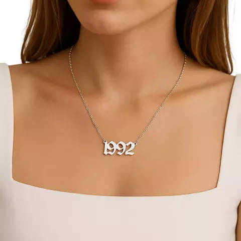Colar Personalizado Ano de nascimento- Semijoia Banhada a 50 milésimos de Prata( Sob Encomenda)