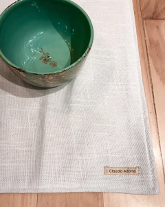 Individual de lino blanco