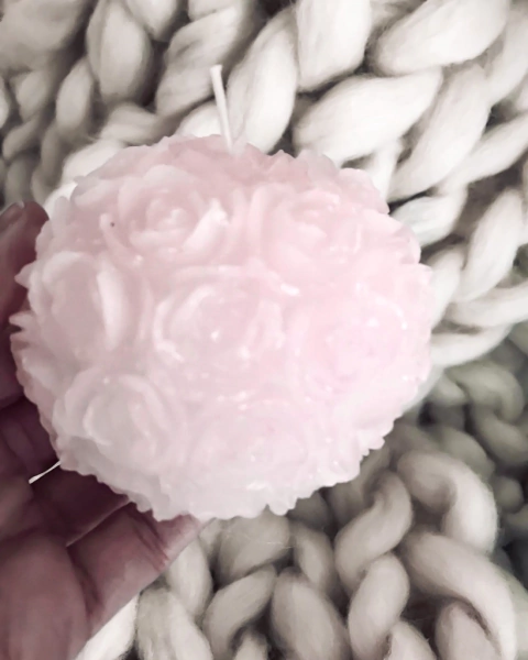 Vela esfera de rositas