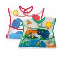 Babero Vinilico Love con abrojo y bolsillo art. 8927