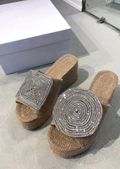 ANABELA DIVA STRASS GEOMÉTRICA