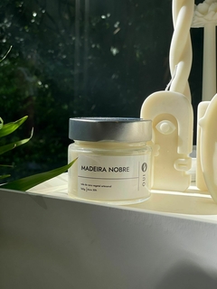 Vela Aromática Madeira Nobre
